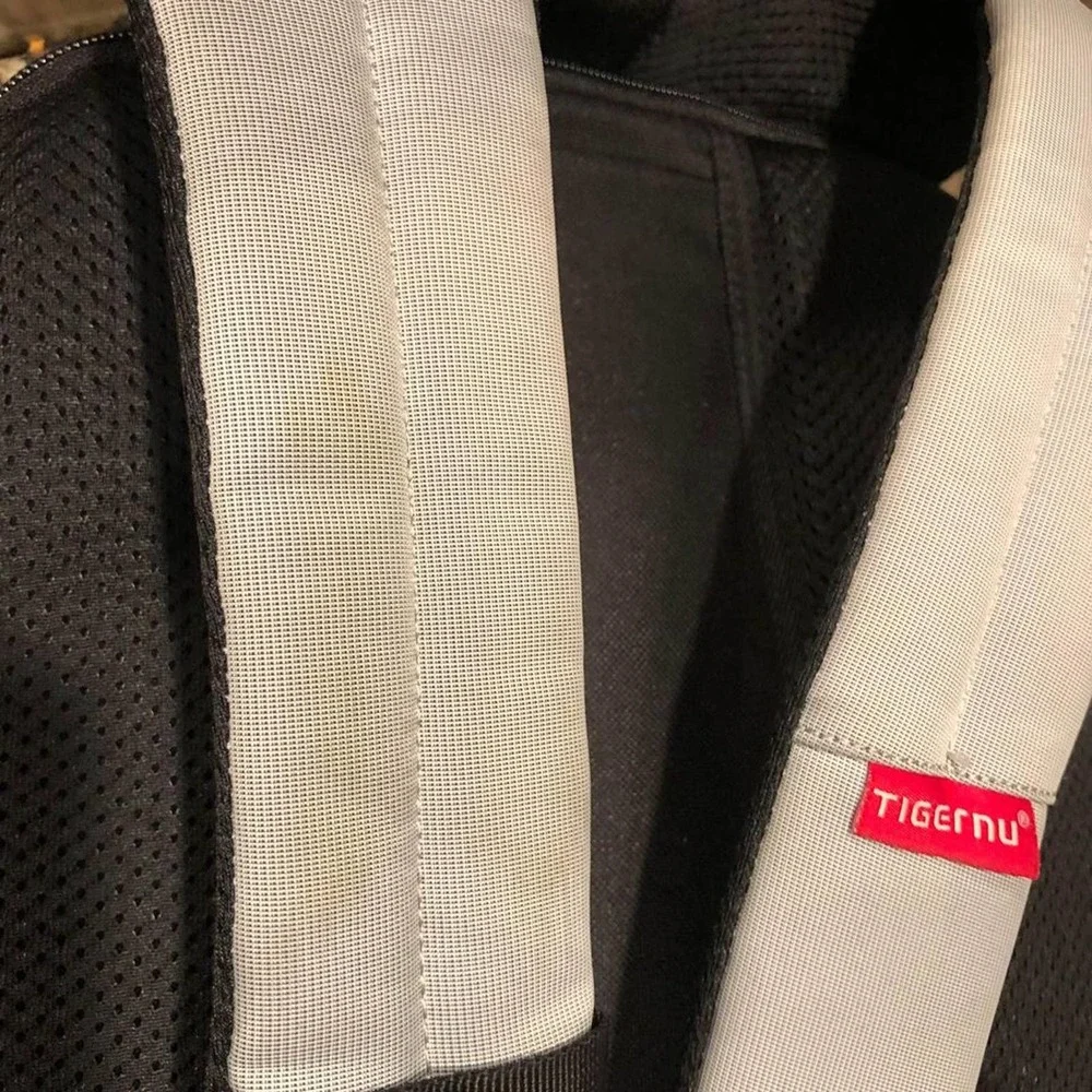 Tigernu Breathable Travel Backpack,Gray, Multiple pockets, Earphone slot